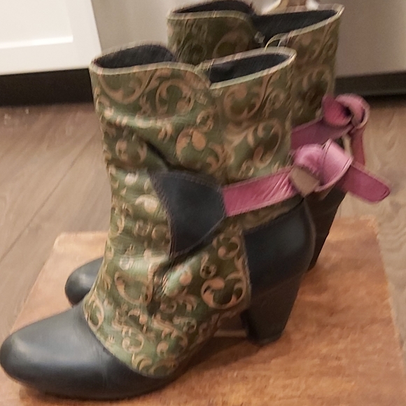 Italmoda leather heeled booties - Picture 6 of 6